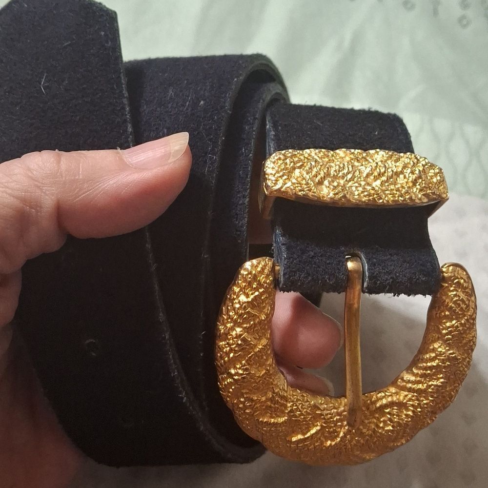 Elegant Black and Gold Women's Leather Belt